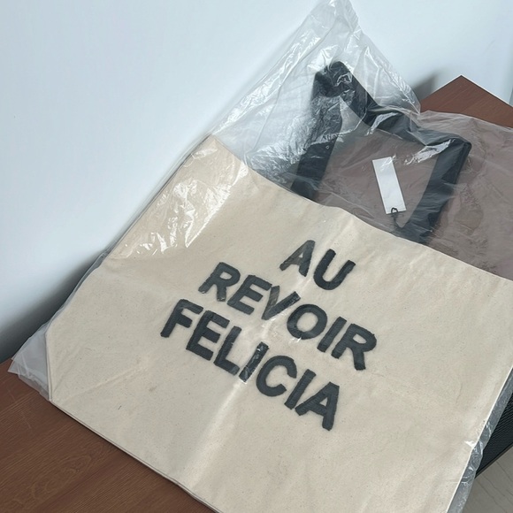 Fallon & Royce Tote Bag - Picture 3 of 6